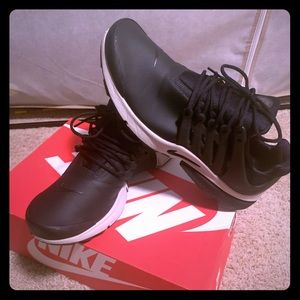 NIKE Air Presto